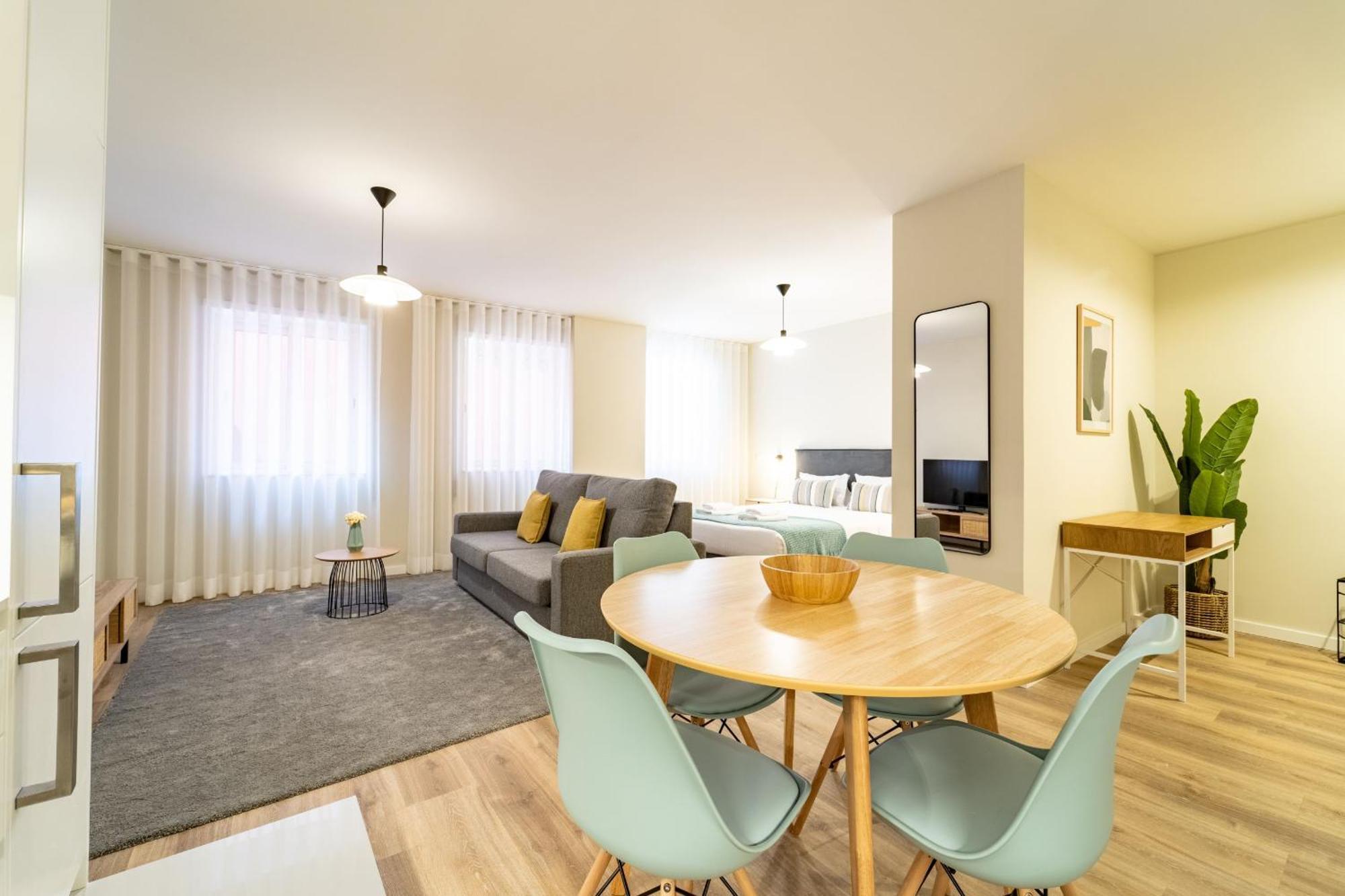 On The Square Studio - City Center By House And People Braga Exterior photo